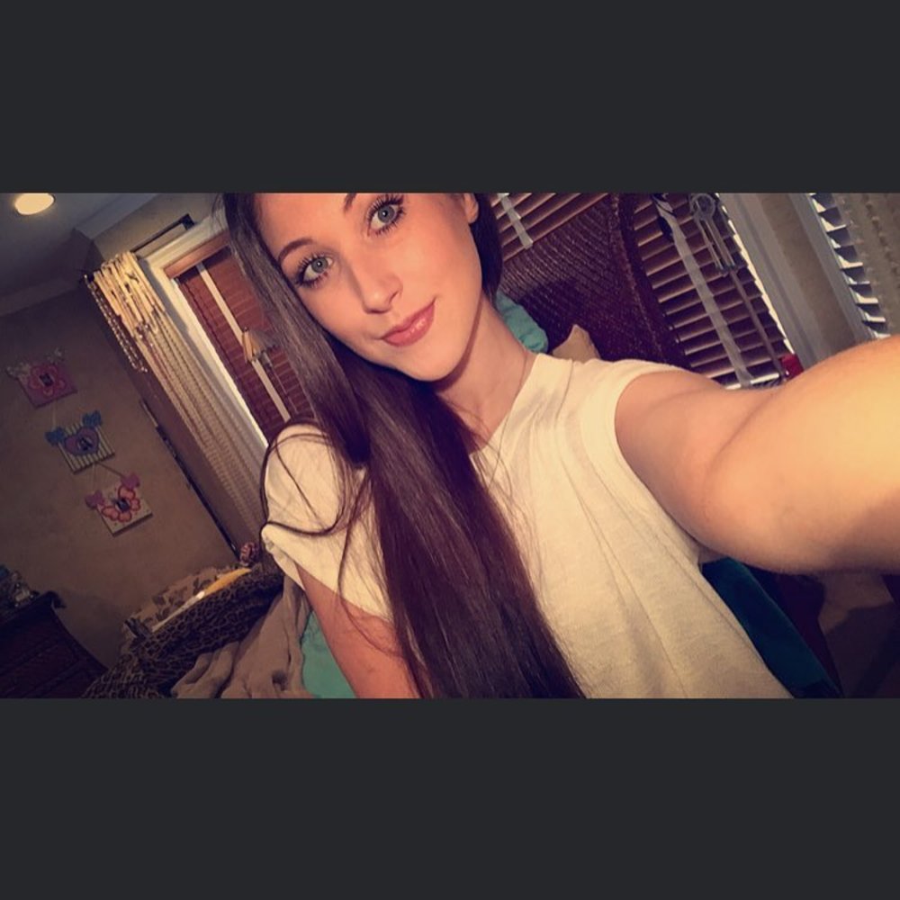 Meet your Posher, Carli
